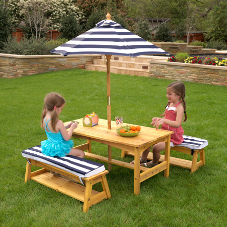 Photo de KidKratft® Ensemble table et banc d'extérieur avec coussins et parasol Blue/White