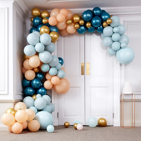 Photo de Ginger Ray® Arche de ballons Luxe Teal & Gold Chrome